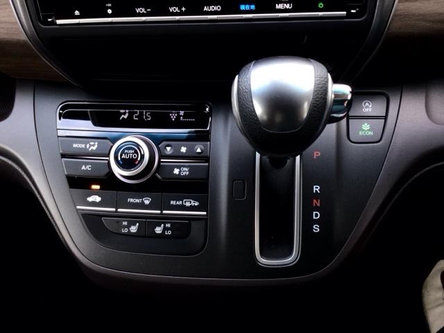 フリード G LED・フルセグ・メモリナビ・DVD・バックカメラ・シートヒーター・ETC Aクルーズ 3列シート カーテンエアバック LEDヘッドライト パワーウインドウ 地デジ Rカメラ イモビ VSA USB(29枚目)