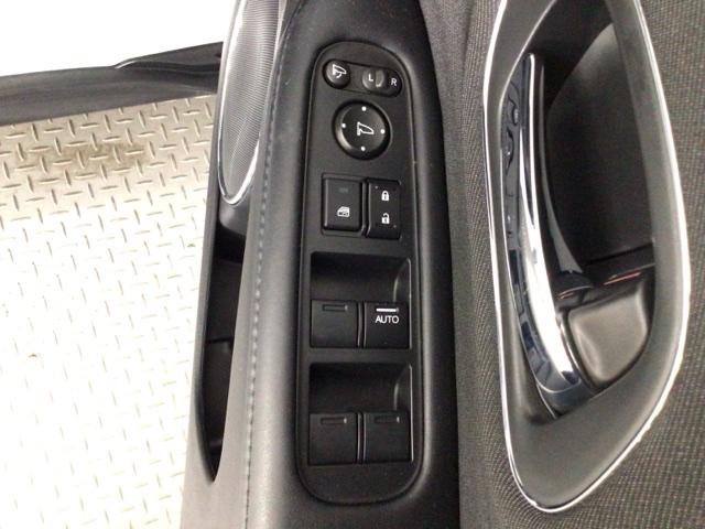 ヴェゼル Ｘ・ホンダセンシング　ＬＥＤ・フルセグ・メモリナビ・バックカメラ・純正ＡＷ・ＵＳＢポート・ＥＴＣ　Ｒカメラ　Ｗエアバッグ　盗難防止　アクティブクルーズコントロール　オートエアコン　ＬＥＤランプ　衝突軽減ブレ－キ　パワステ（28枚目）