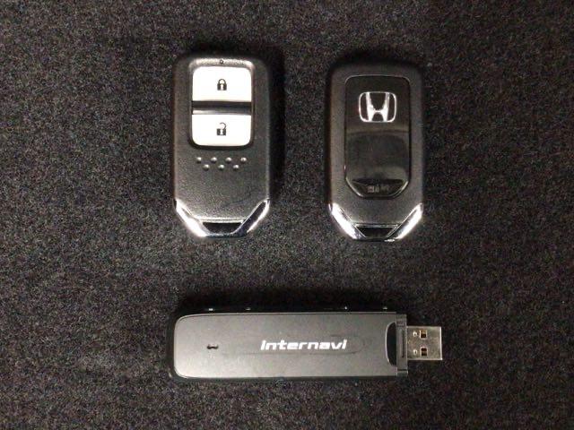 ヴェゼル Ｘ・ホンダセンシング　ＬＥＤ・フルセグ・メモリナビ・バックカメラ・純正ＡＷ・ＵＳＢポート・ＥＴＣ　Ｒカメラ　Ｗエアバッグ　盗難防止　アクティブクルーズコントロール　オートエアコン　ＬＥＤランプ　衝突軽減ブレ－キ　パワステ（29枚目）