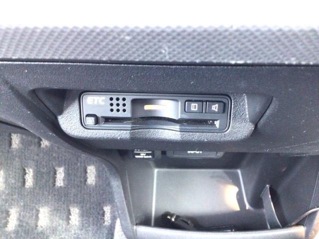 フリードハイブリッド ジャストセレクション　ＨＩＤ・ワンセグ・メモリナビ・バックカメラ・両側電動ドア・デジタルメーター　ナビテレビ　セキュリティー　横滑り防止機能　オートクルーズ　エアバック　ウォークスルー　ＤＶＤ再生可能　キーレスエントリー（9枚目）