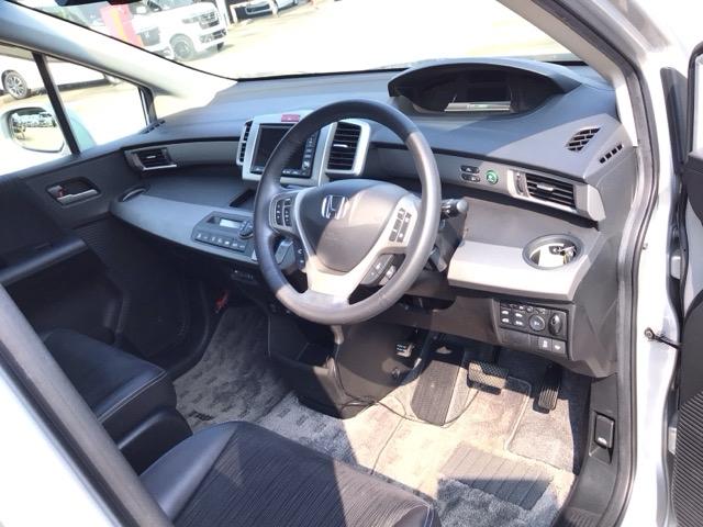 フリードハイブリッド ジャストセレクション　ＨＩＤ・ワンセグ・メモリナビ・バックカメラ・両側電動ドア・デジタルメーター　ナビテレビ　セキュリティー　横滑り防止機能　オートクルーズ　エアバック　ウォークスルー　ＤＶＤ再生可能　キーレスエントリー（23枚目）