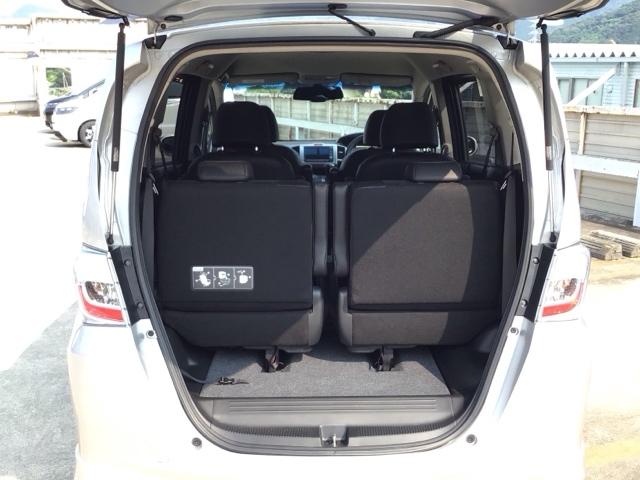 フリードハイブリッド ジャストセレクション　ＨＩＤ・ワンセグ・メモリナビ・バックカメラ・両側電動ドア・デジタルメーター　ナビテレビ　セキュリティー　横滑り防止機能　オートクルーズ　エアバック　ウォークスルー　ＤＶＤ再生可能　キーレスエントリー（24枚目）