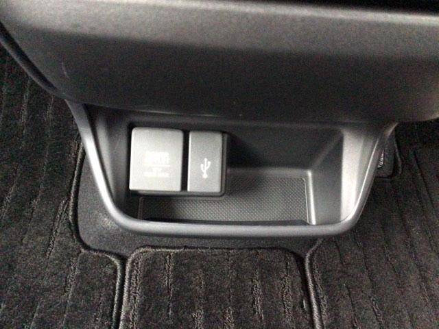 フリード＋ クロスターブラックスタイル　デモカーＵＰ・ＬＥＤ・フルセグ・メモリナビ・純正ＡＷ・シートヒーター　サイドエアバック　地デジフルセグ　ＤＶＤ　前後誤発進抑制　両側電動スライドドア　バックカメラ　助手席エアバッグ　フルオートエアコン（9枚目）