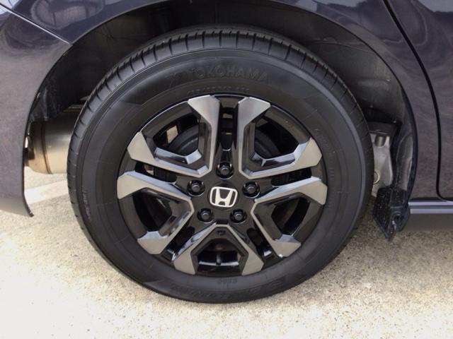 フリード＋ クロスターブラックスタイル　デモカーＵＰ・ＬＥＤ・フルセグ・メモリナビ・純正ＡＷ・シートヒーター　サイドエアバック　地デジフルセグ　ＤＶＤ　前後誤発進抑制　両側電動スライドドア　バックカメラ　助手席エアバッグ　フルオートエアコン（12枚目）