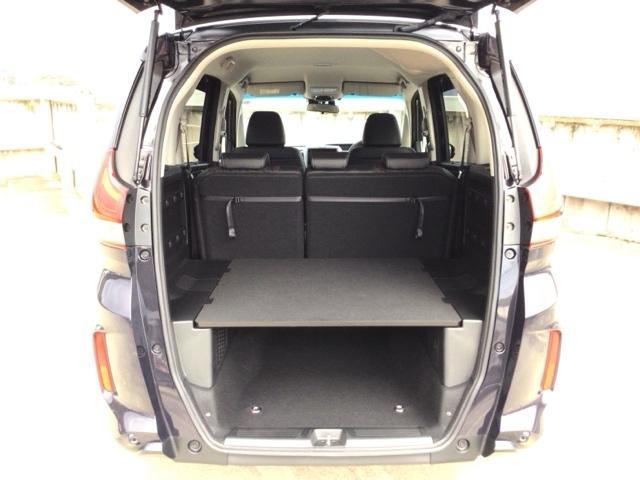 フリード＋ クロスターブラックスタイル　デモカーＵＰ・ＬＥＤ・フルセグ・メモリナビ・純正ＡＷ・シートヒーター　サイドエアバック　地デジフルセグ　ＤＶＤ　前後誤発進抑制　両側電動スライドドア　バックカメラ　助手席エアバッグ　フルオートエアコン（13枚目）