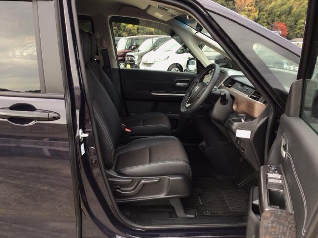 フリード＋ クロスターブラックスタイル　デモカーＵＰ・ＬＥＤ・フルセグ・メモリナビ・純正ＡＷ・シートヒーター　サイドエアバック　地デジフルセグ　ＤＶＤ　前後誤発進抑制　両側電動スライドドア　バックカメラ　助手席エアバッグ　フルオートエアコン（15枚目）