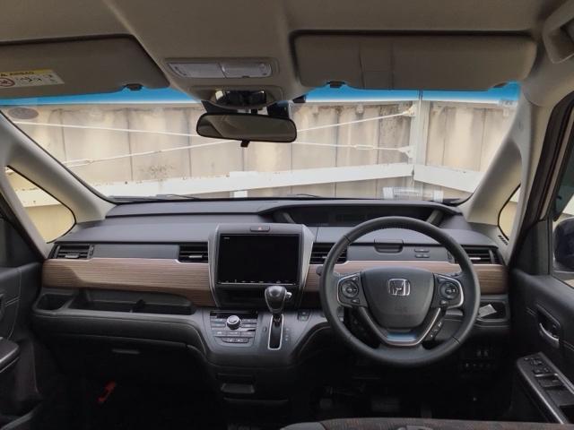 フリード＋ クロスターブラックスタイル　デモカーＵＰ・ＬＥＤ・フルセグ・メモリナビ・純正ＡＷ・シートヒーター　サイドエアバック　地デジフルセグ　ＤＶＤ　前後誤発進抑制　両側電動スライドドア　バックカメラ　助手席エアバッグ　フルオートエアコン（16枚目）