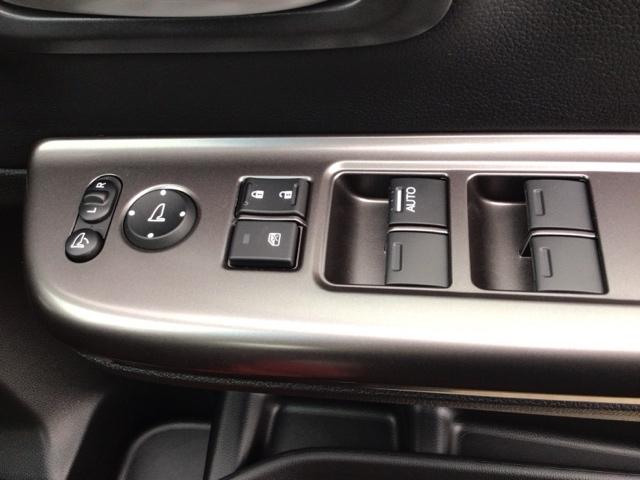 フリード＋ クロスターブラックスタイル　デモカーＵＰ・ＬＥＤ・フルセグ・メモリナビ・純正ＡＷ・シートヒーター　サイドエアバック　地デジフルセグ　ＤＶＤ　前後誤発進抑制　両側電動スライドドア　バックカメラ　助手席エアバッグ　フルオートエアコン（31枚目）