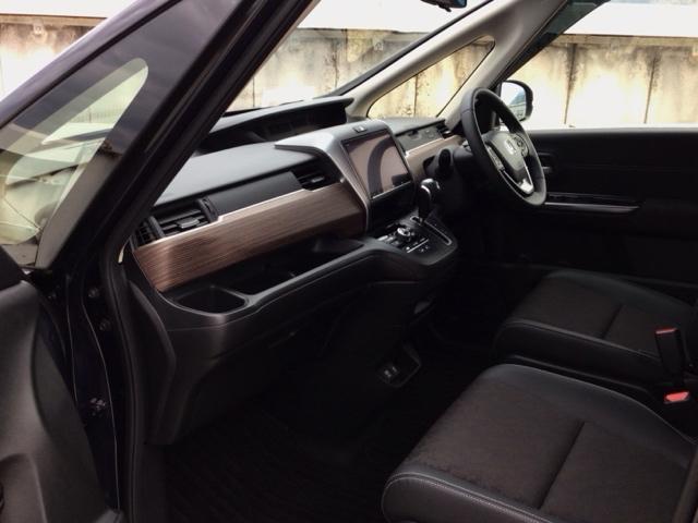 フリード＋ クロスターブラックスタイル　デモカーＵＰ・ＬＥＤ・フルセグ・メモリナビ・純正ＡＷ・シートヒーター　サイドエアバック　地デジフルセグ　ＤＶＤ　前後誤発進抑制　両側電動スライドドア　バックカメラ　助手席エアバッグ　フルオートエアコン（33枚目）