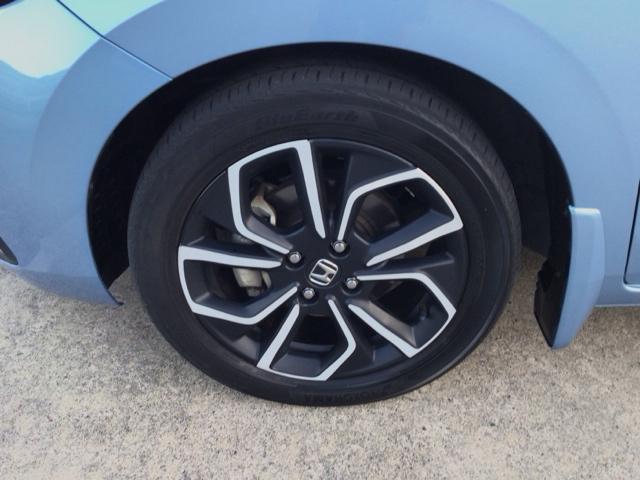 フィット ｅ：ＨＥＶネス　ＬＥＤ・オーディオレス・純正ＡＷ・スマートキー・ＥＣＯスイッチ・パーキングブレーキ　衝突軽減　パーキングセンサー　サイドカーテンエアバック　オートエアコン　スマキー　エアバッグ　ＥＴＣ　ＶＳＡ　イモビ（12枚目）