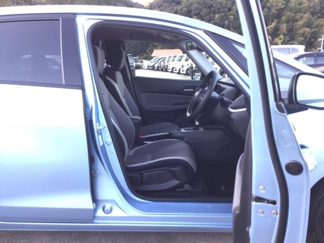 フィット ｅ：ＨＥＶネス　ＬＥＤ・オーディオレス・純正ＡＷ・スマートキー・ＥＣＯスイッチ・パーキングブレーキ　衝突軽減　パーキングセンサー　サイドカーテンエアバック　オートエアコン　スマキー　エアバッグ　ＥＴＣ　ＶＳＡ　イモビ（15枚目）