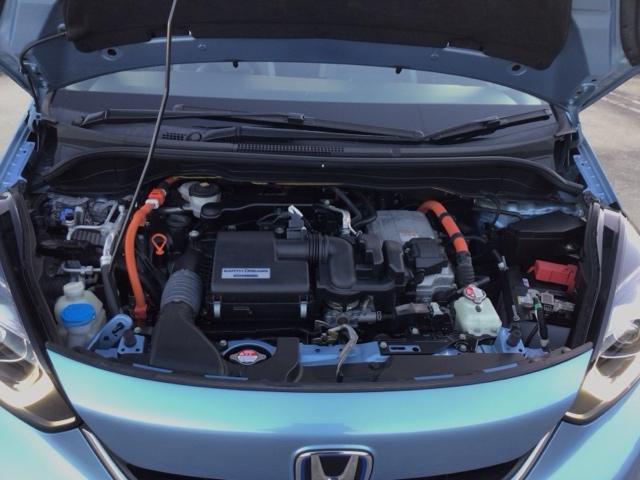 フィット ｅ：ＨＥＶネス　ＬＥＤ・オーディオレス・純正ＡＷ・スマートキー・ＥＣＯスイッチ・パーキングブレーキ　衝突軽減　パーキングセンサー　サイドカーテンエアバック　オートエアコン　スマキー　エアバッグ　ＥＴＣ　ＶＳＡ　イモビ（20枚目）