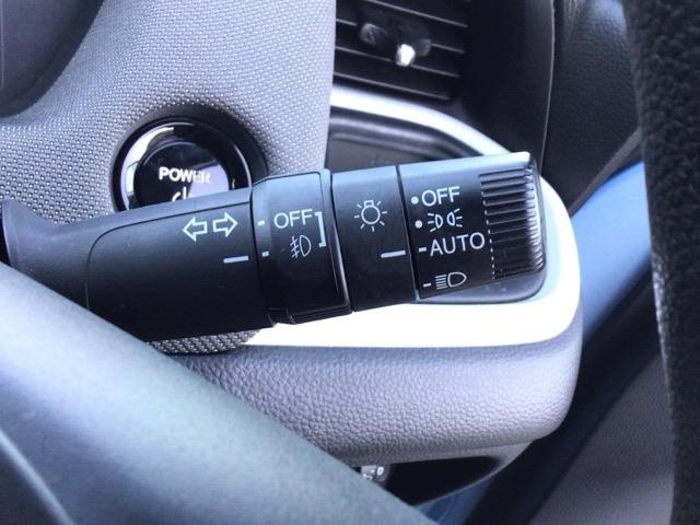 フィット ｅ：ＨＥＶネス　ＬＥＤ・オーディオレス・純正ＡＷ・スマートキー・ＥＣＯスイッチ・パーキングブレーキ　衝突軽減　パーキングセンサー　サイドカーテンエアバック　オートエアコン　スマキー　エアバッグ　ＥＴＣ　ＶＳＡ　イモビ（27枚目）