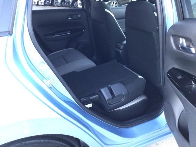 フィット ｅ：ＨＥＶネス　ＬＥＤ・オーディオレス・純正ＡＷ・スマートキー・ＥＣＯスイッチ・パーキングブレーキ　衝突軽減　パーキングセンサー　サイドカーテンエアバック　オートエアコン　スマキー　エアバッグ　ＥＴＣ　ＶＳＡ　イモビ（31枚目）