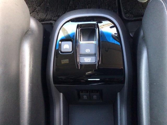 ステップワゴンスパーダ ｅ：ＨＥＶスパーダＧ・ＥＸホンダセンシング　ＬＥＤ・フルセグ・メモリナビ・バックカメラ・純正ＡＷ・シートヒーター・ＥＴＣ　エアバック　地デジ　クルコン　サイドエアバッグ　シ－トヒ－タ－　衝突軽減システム　スマキー　ＬＥＤランプ　ＵＳＢ接続（9枚目）