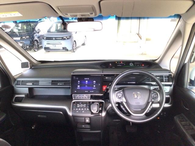 ステップワゴンスパーダ ｅ：ＨＥＶスパーダＧ・ＥＸホンダセンシング　ＬＥＤ・フルセグ・メモリナビ・バックカメラ・純正ＡＷ・シートヒーター・ＥＴＣ　エアバック　地デジ　クルコン　サイドエアバッグ　シ－トヒ－タ－　衝突軽減システム　スマキー　ＬＥＤランプ　ＵＳＢ接続（17枚目）