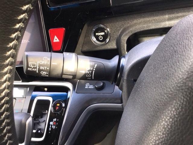 ステップワゴンスパーダ ｅ：ＨＥＶスパーダＧ・ＥＸホンダセンシング　ＬＥＤ・フルセグ・メモリナビ・バックカメラ・純正ＡＷ・シートヒーター・ＥＴＣ　エアバック　地デジ　クルコン　サイドエアバッグ　シ－トヒ－タ－　衝突軽減システム　スマキー　ＬＥＤランプ　ＵＳＢ接続（29枚目）
