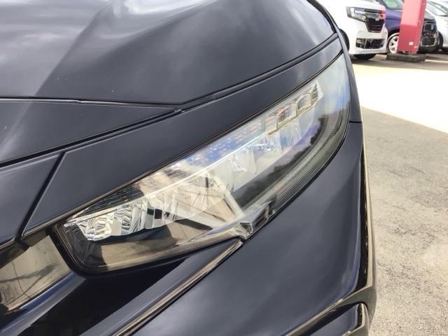 シビック ハッチバック　ＬＥＤ・フルセグ・メモリナビ・バックカメラ・純正ＡＷ・シートヒーター・ＥＴＣ　追突軽減ブレーキ　盗難防止装置　Ｂモニター　横滑防止　シートヒーター付き　ＬＥＤライト　フルセグＴＶ　スマートキー　ＡＡＣ（3枚目）