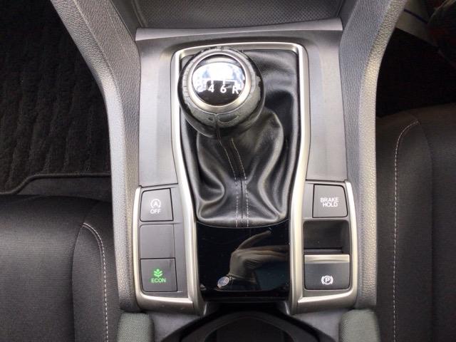 シビック ハッチバック　ＬＥＤ・フルセグ・メモリナビ・バックカメラ・純正ＡＷ・シートヒーター・ＥＴＣ　追突軽減ブレーキ　盗難防止装置　Ｂモニター　横滑防止　シートヒーター付き　ＬＥＤライト　フルセグＴＶ　スマートキー　ＡＡＣ（9枚目）