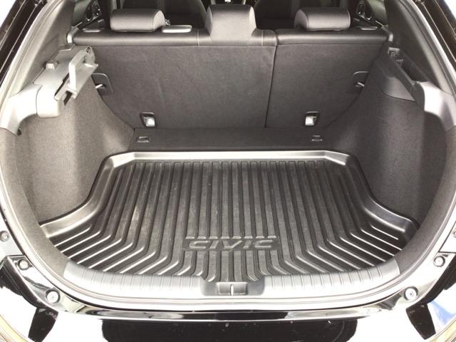 シビック ハッチバック　ＬＥＤ・フルセグ・メモリナビ・バックカメラ・純正ＡＷ・シートヒーター・ＥＴＣ　追突軽減ブレーキ　盗難防止装置　Ｂモニター　横滑防止　シートヒーター付き　ＬＥＤライト　フルセグＴＶ　スマートキー　ＡＡＣ（27枚目）