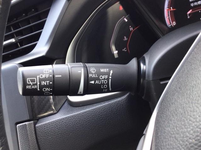 シビック ハッチバック　ＬＥＤ・フルセグ・メモリナビ・バックカメラ・純正ＡＷ・シートヒーター・ＥＴＣ　追突軽減ブレーキ　盗難防止装置　Ｂモニター　横滑防止　シートヒーター付き　ＬＥＤライト　フルセグＴＶ　スマートキー　ＡＡＣ（29枚目）