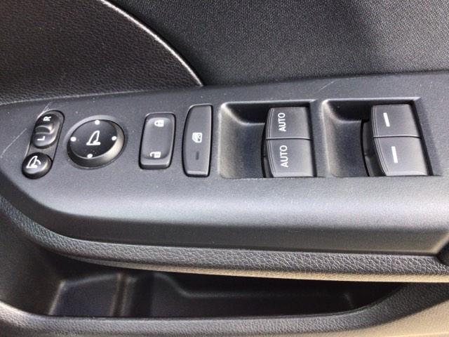 シビック ハッチバック　ＬＥＤ・フルセグ・メモリナビ・バックカメラ・純正ＡＷ・シートヒーター・ＥＴＣ　追突軽減ブレーキ　盗難防止装置　Ｂモニター　横滑防止　シートヒーター付き　ＬＥＤライト　フルセグＴＶ　スマートキー　ＡＡＣ（31枚目）