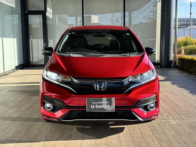 フィットハイブリッド Ｓホンダセンシング　Ｈｏｎｄａ純正フルセグＮＡＶＩ・ＨｏｎｄａＳＥＮＳＩＮＧ・ＬＥＤヘッドライトドラレコ・アルミホイール　スマ－トキ－　ナビＴＶ　アクティブクルーズコントロール　パワーウインドウ　ドライブレコーダ　ＡＡＣ（3枚目）