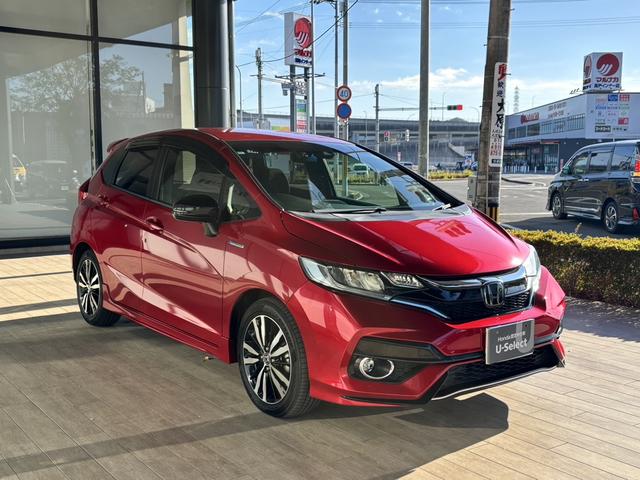 フィットハイブリッド Ｓホンダセンシング　Ｈｏｎｄａ純正フルセグＮＡＶＩ・ＨｏｎｄａＳＥＮＳＩＮＧ・ＬＥＤヘッドライトドラレコ・アルミホイール　スマ－トキ－　ナビＴＶ　アクティブクルーズコントロール　パワーウインドウ　ドライブレコーダ　ＡＡＣ（4枚目）