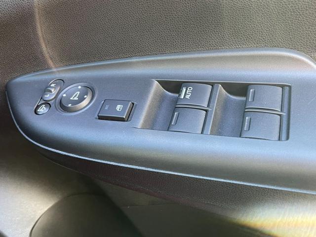 フィットハイブリッド Ｓホンダセンシング　Ｈｏｎｄａ純正フルセグＮＡＶＩ・ＨｏｎｄａＳＥＮＳＩＮＧ・ＬＥＤヘッドライトドラレコ・アルミホイール　スマ－トキ－　ナビＴＶ　アクティブクルーズコントロール　パワーウインドウ　ドライブレコーダ　ＡＡＣ（16枚目）