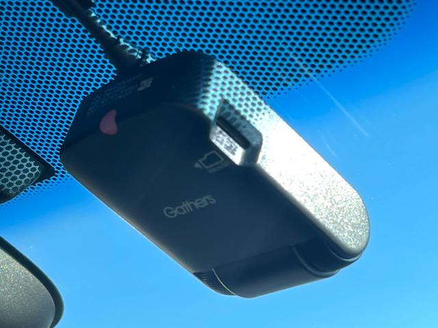 フィットハイブリッド Ｓホンダセンシング　Ｈｏｎｄａ純正フルセグＮＡＶＩ・ＨｏｎｄａＳＥＮＳＩＮＧ・ＬＥＤヘッドライトドラレコ・アルミホイール　スマ－トキ－　ナビＴＶ　アクティブクルーズコントロール　パワーウインドウ　ドライブレコーダ　ＡＡＣ（27枚目）