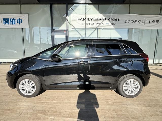 フィット ホーム　Ｈｏｎｄａ純正フルセグＮＡＶＩ・ＨｏｎｄａＳＥＮＳＩＮＧ・ＬＥＤヘッドライトＨｏｎｄａＣＯＮＮＥＣＴ・前後ドラレコ・ＥＴＣ　リアカメ　ＬＥＤライト　フルセグＴＶ　エアバッグ　スマ－トキ－　ＥＴＣ車載器（8枚目）