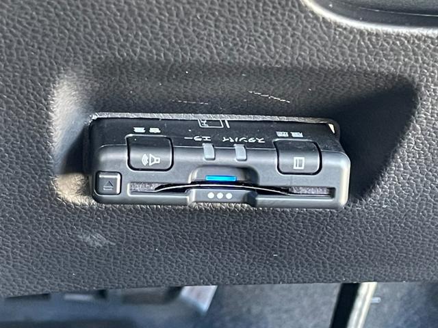 フィット ホーム　Ｈｏｎｄａ純正フルセグＮＡＶＩ・ＨｏｎｄａＳＥＮＳＩＮＧ・ＬＥＤヘッドライトＨｏｎｄａＣＯＮＮＥＣＴ・前後ドラレコ・ＥＴＣ　リアカメ　ＬＥＤライト　フルセグＴＶ　エアバッグ　スマ－トキ－　ＥＴＣ車載器（22枚目）