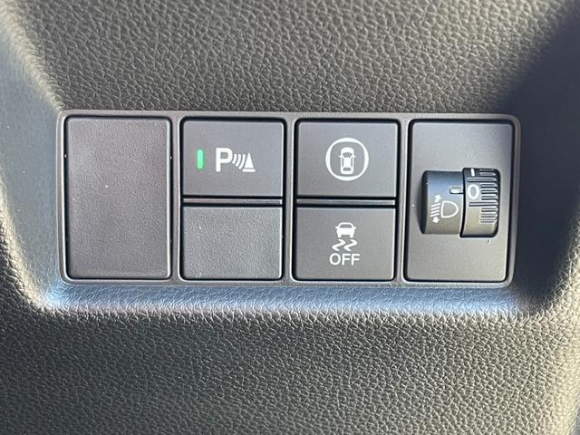 フィット ホーム　Ｈｏｎｄａ純正フルセグＮＡＶＩ・ＨｏｎｄａＳＥＮＳＩＮＧ・ＬＥＤヘッドライトＨｏｎｄａＣＯＮＮＥＣＴ・前後ドラレコ・ＥＴＣ　リアカメ　ＬＥＤライト　フルセグＴＶ　エアバッグ　スマ－トキ－　ＥＴＣ車載器（24枚目）