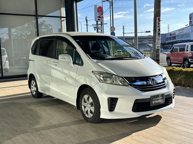 フリード Gジャストセレクション 社外フルセグNAVI・ETC・HIDヘッドライト Bモニター スマトキー 地上デジタルTV 助手席エアバッグ AUTOエアコン パワステ ナビTV 両側スライド片側電動 運転席エアバッグ PW ABS(4枚目)