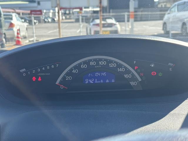 フリード Gジャストセレクション 社外フルセグNAVI・ETC・HIDヘッドライト Bモニター スマトキー 地上デジタルTV 助手席エアバッグ AUTOエアコン パワステ ナビTV 両側スライド片側電動 運転席エアバッグ PW ABS(16枚目)