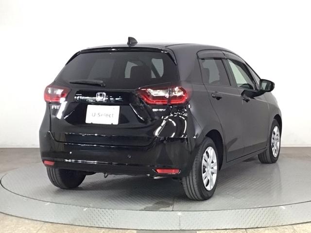 フィット ｅ：ＨＥＶホーム　レンタＵＰ・フルセグ・メモリナビ・バックカメラ・ホンダＣＯＮＮＥＣＴ・ＥＴＣ　前後誤発進抑制機能　クリソナ　助手席エアバッグ　運転席エアバッグ　アイドリングストップ　ＬＥＤライト　ＵＳＢ接続　ＡＢＳ（2枚目）