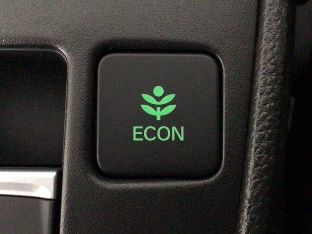 フィット ｅ：ＨＥＶホーム　レンタＵＰ・フルセグ・メモリナビ・バックカメラ・ホンダＣＯＮＮＥＣＴ・ＥＴＣ　前後誤発進抑制機能　クリソナ　助手席エアバッグ　運転席エアバッグ　アイドリングストップ　ＬＥＤライト　ＵＳＢ接続　ＡＢＳ（10枚目）