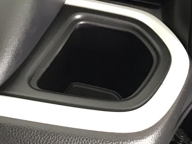 フィット ｅ：ＨＥＶホーム　レンタＵＰ・フルセグ・メモリナビ・バックカメラ・ホンダＣＯＮＮＥＣＴ・ＥＴＣ　前後誤発進抑制機能　クリソナ　助手席エアバッグ　運転席エアバッグ　アイドリングストップ　ＬＥＤライト　ＵＳＢ接続　ＡＢＳ（26枚目）