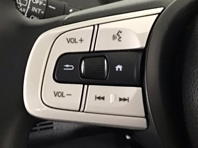 フィット ｅ：ＨＥＶホーム　レンタＵＰ・ＬＥＤ・ディスプレイオーディオ・バックカメラ・ホンダＣＯＮＮＥＣＴ　前後誤発進抑制機能　クリソナ　助手席エアバッグ　運転席エアバッグ　ＬＥＤライト　ＵＳＢ接続　ＡＢＳ　サイドエアバッグ（12枚目）