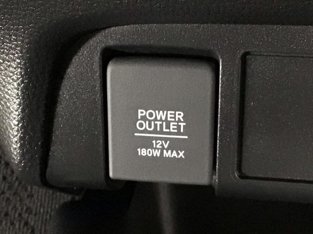 フィット ｅ：ＨＥＶホーム　レンタＵＰ・ＬＥＤ・ディスプレイオーディオ・バックカメラ・ホンダＣＯＮＮＥＣＴ　前後誤発進抑制機能　クリソナ　助手席エアバッグ　運転席エアバッグ　ＬＥＤライト　ＵＳＢ接続　ＡＢＳ　サイドエアバッグ（18枚目）