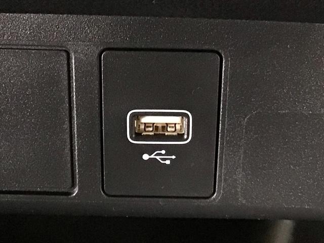 フィット ｅ：ＨＥＶホーム　レンタＵＰ・ＬＥＤ・ディスプレイオーディオ・バックカメラ・ホンダＣＯＮＮＥＣＴ　前後誤発進抑制機能　クリソナ　助手席エアバッグ　運転席エアバッグ　ＬＥＤライト　ＵＳＢ接続　ＡＢＳ　サイドエアバッグ（19枚目）