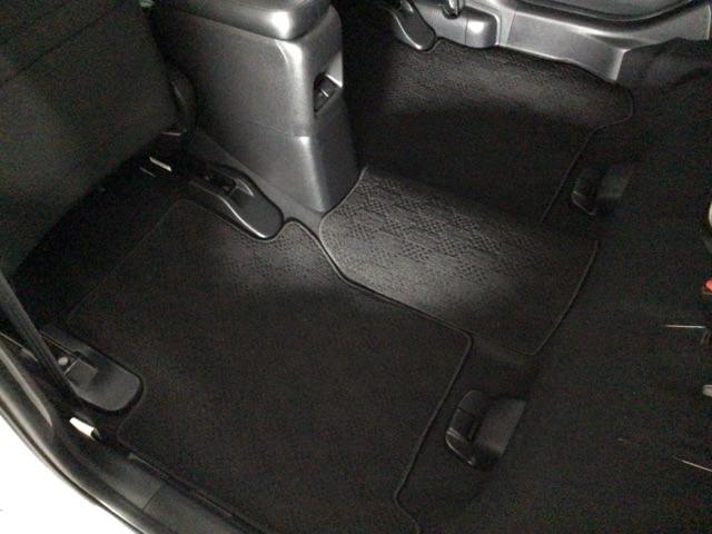 フィット ｅ：ＨＥＶホーム　レンタＵＰ・ＬＥＤ・ディスプレイオーディオ・バックカメラ・ホンダＣＯＮＮＥＣＴ　前後誤発進抑制機能　クリソナ　助手席エアバッグ　運転席エアバッグ　ＬＥＤライト　ＵＳＢ接続　ＡＢＳ　サイドエアバッグ（38枚目）