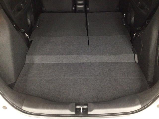 フィット ｅ：ＨＥＶホーム　レンタＵＰ・ＬＥＤ・ディスプレイオーディオ・バックカメラ・ホンダＣＯＮＮＥＣＴ　前後誤発進抑制機能　クリソナ　助手席エアバッグ　運転席エアバッグ　ＬＥＤライト　ＵＳＢ接続　ＡＢＳ　サイドエアバッグ（41枚目）