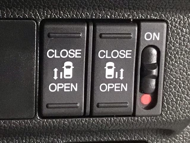 �y�����p���[�X���C�h�h�A�z�������p���[�X���C�h�h�A�ɂȂ��Ă���A�^�]�Ȃ̃X�C�b�`��X�}�[�g�L�[�ł��J���\�ł��I�J�������L���̂ŏ��~����y�X��