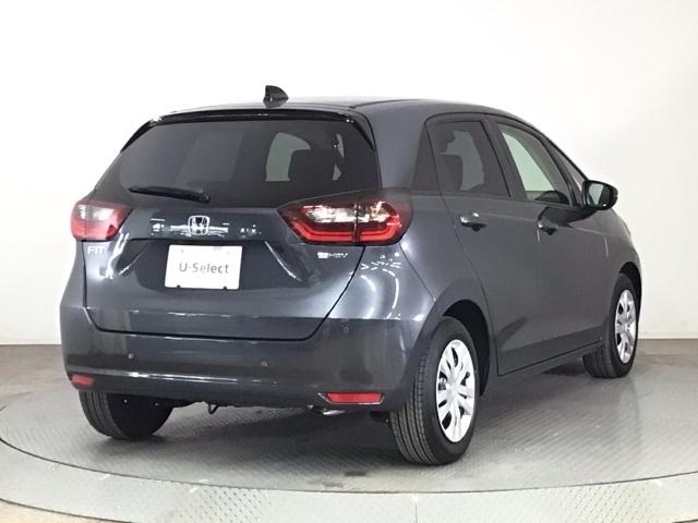 フィット ｅ：ＨＥＶホーム　レンタＵＰ・ＬＥＤ・ホンダＣＯＮＮＥＣＴ・メモリナビ・バックカメラ・ＥＴＣ　前後誤発進抑制機能　クリソナ　助手席エアバッグ　運転席エアバッグ　ＬＥＤライト　ＵＳＢ接続　ＡＢＳ　サイドエアバッグ　ＶＳＡ（2枚目）