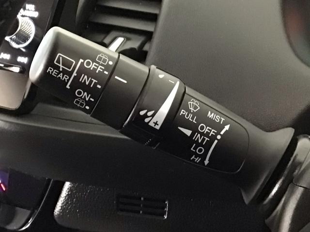 フィット ｅ：ＨＥＶホーム　レンタＵＰ・ＬＥＤ・ホンダＣＯＮＮＥＣＴ・メモリナビ・バックカメラ・ＥＴＣ　前後誤発進抑制機能　クリソナ　助手席エアバッグ　運転席エアバッグ　ＬＥＤライト　ＵＳＢ接続　ＡＢＳ　サイドエアバッグ　ＶＳＡ（15枚目）