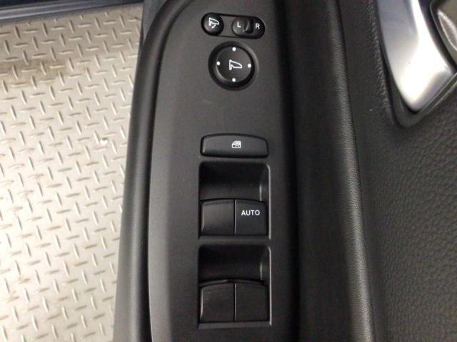 フィット ｅ：ＨＥＶホーム　レンタＵＰ・ＬＥＤ・ホンダＣＯＮＮＥＣＴ・メモリナビ・バックカメラ・ＥＴＣ　前後誤発進抑制機能　クリソナ　助手席エアバッグ　運転席エアバッグ　ＬＥＤライト　ＵＳＢ接続　ＡＢＳ　サイドエアバッグ　ＶＳＡ（29枚目）