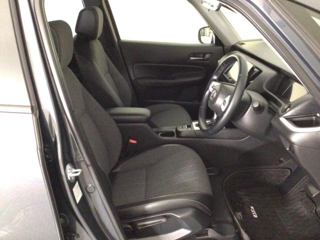 フィット ｅ：ＨＥＶホーム　レンタＵＰ・ＬＥＤ・ホンダＣＯＮＮＥＣＴ・メモリナビ・バックカメラ・ＥＴＣ　前後誤発進抑制機能　クリソナ　助手席エアバッグ　運転席エアバッグ　ＬＥＤライト　ＵＳＢ接続　ＡＢＳ　サイドエアバッグ　ＶＳＡ（32枚目）