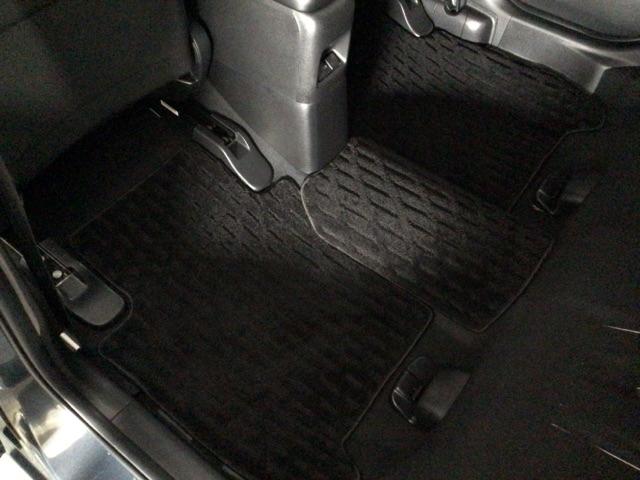 フィット ｅ：ＨＥＶホーム　レンタＵＰ・ＬＥＤ・ホンダＣＯＮＮＥＣＴ・メモリナビ・バックカメラ・ＥＴＣ　前後誤発進抑制機能　クリソナ　助手席エアバッグ　運転席エアバッグ　ＬＥＤライト　ＵＳＢ接続　ＡＢＳ　サイドエアバッグ　ＶＳＡ（38枚目）