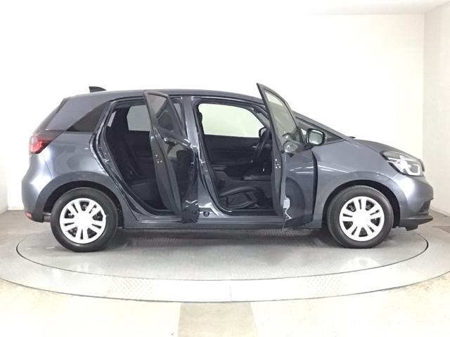 フィット ｅ：ＨＥＶホーム　レンタＵＰ・ＬＥＤ・ホンダＣＯＮＮＥＣＴ・メモリナビ・バックカメラ・ＥＴＣ　前後誤発進抑制機能　クリソナ　助手席エアバッグ　運転席エアバッグ　ＬＥＤライト　ＵＳＢ接続　ＡＢＳ　サイドエアバッグ　ＶＳＡ（46枚目）